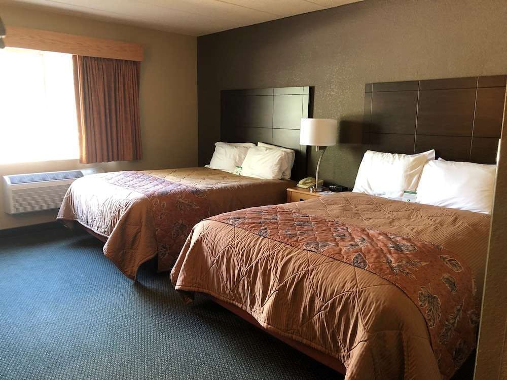 Hotel Boarders Inn & Suites by Cobblestone Hotels - Fayette photo 2