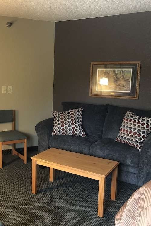 Hotel Boarders Inn & Suites by Cobblestone Hotels - Fayette photo 3