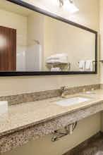 Hotel Cobblestone Hotel & Suites - Victor photo 4