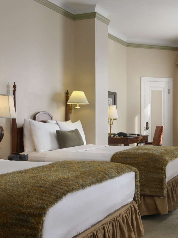 Hotel The Fairmont Hotel Macdonald photo 2