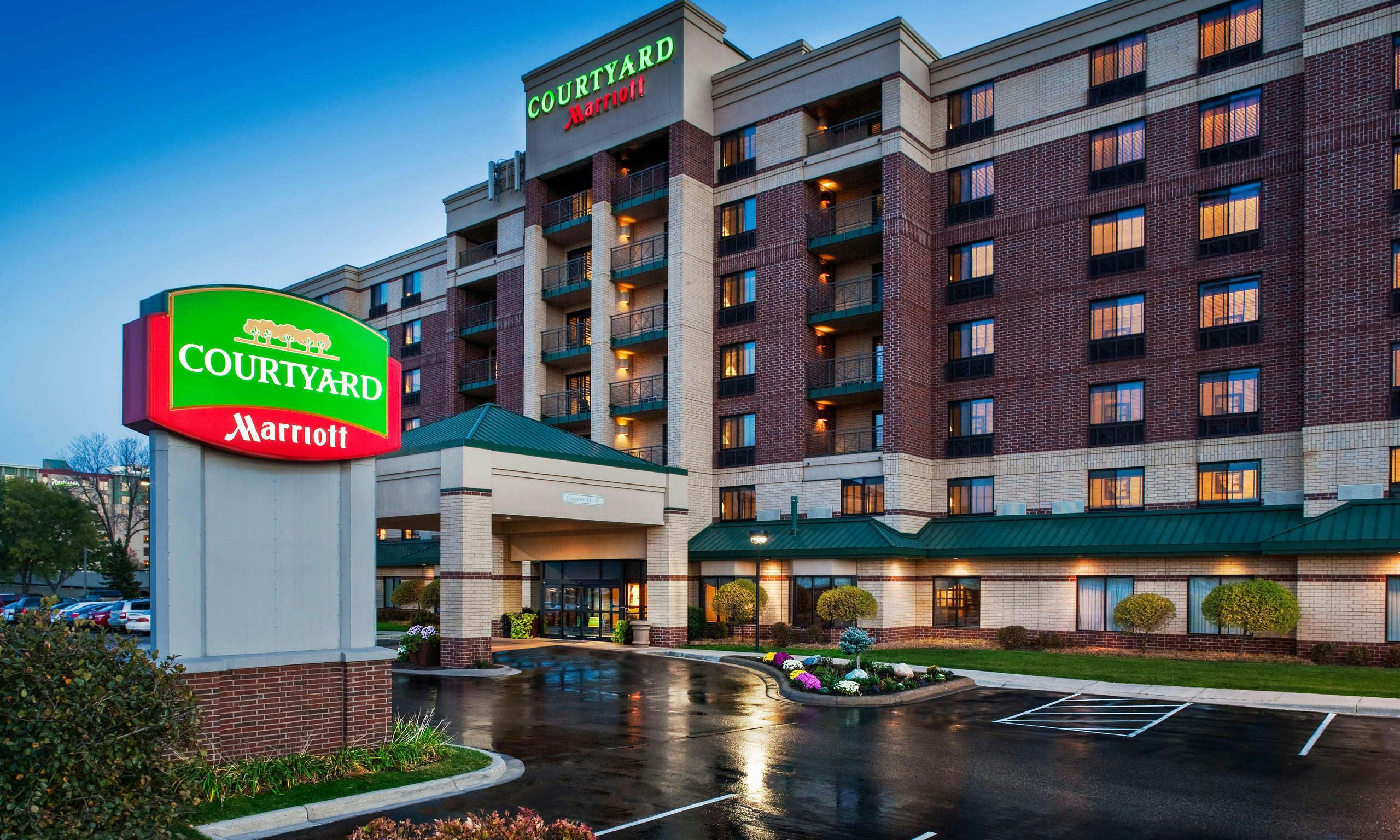 Courtyard by Marriott Bloomington by Mall of America