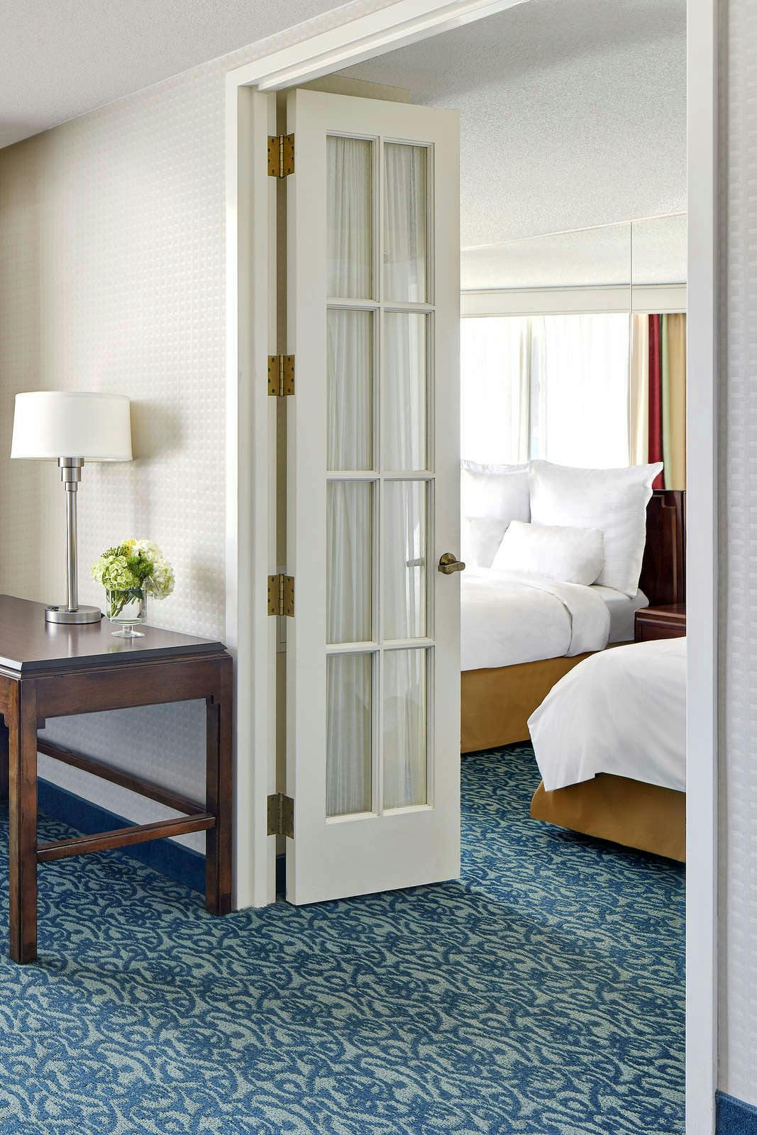 Hotel Costa Mesa Marriott photo 2