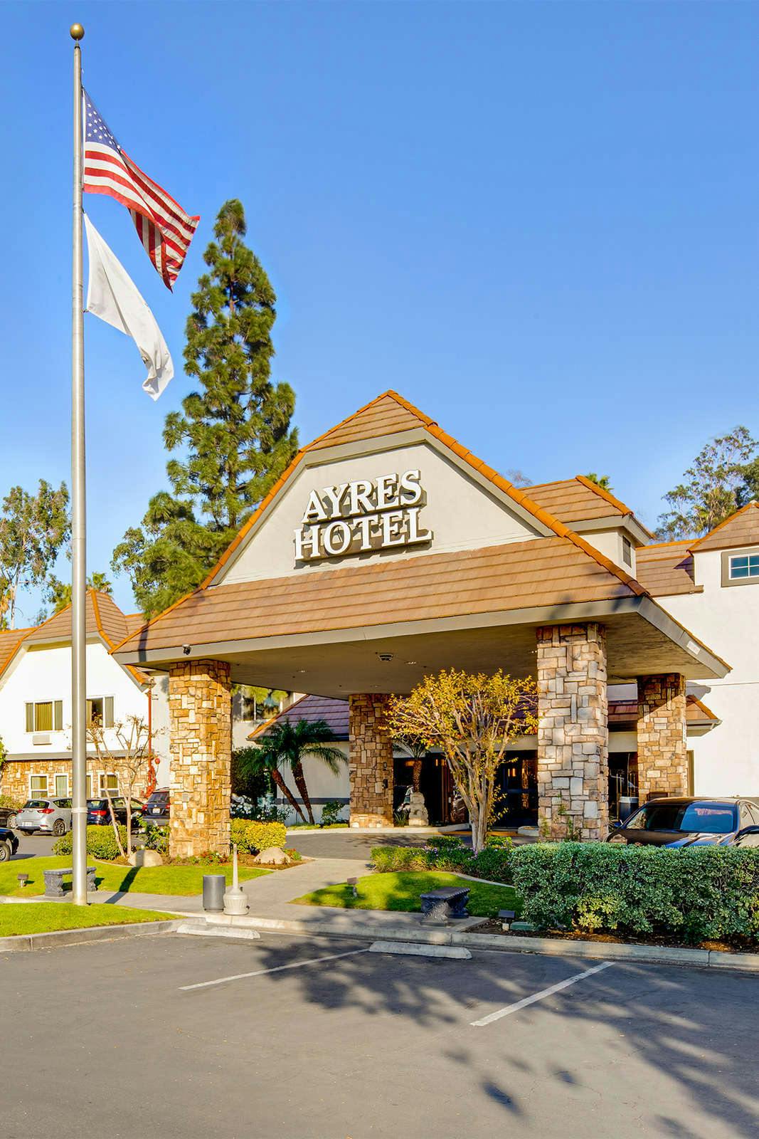 Ayres Hotel Corona – Riverside