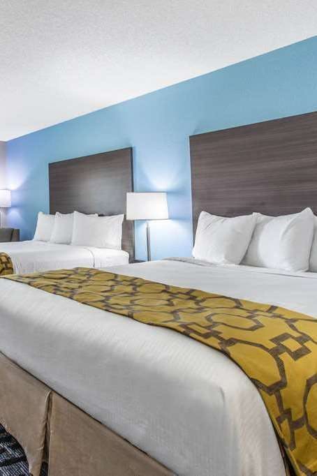 Hotel Baymont Joliet photo 2