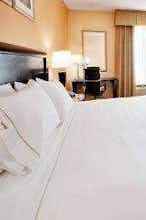 Hotel Baymont by Wyndham East Windsor Bradley Airport photo 3