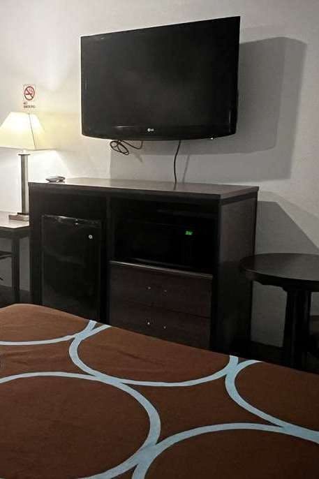 Hotel Super 8 Houston North I-45 photo 4