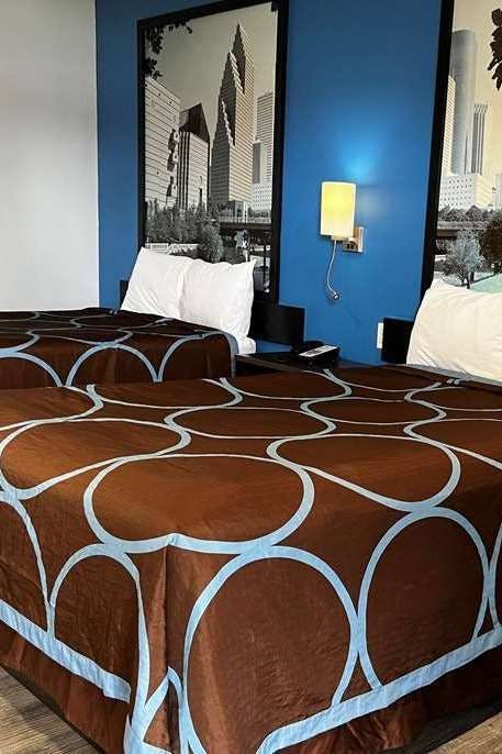 Hotel Super 8 Houston North I-45 photo 3