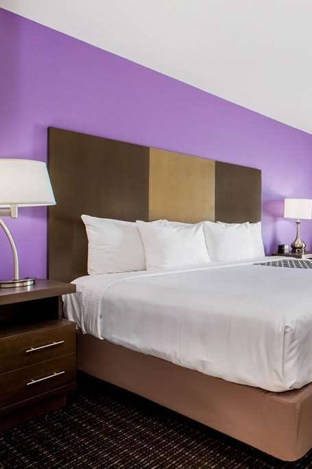 Hotel La Quinta Inn & Suites by Wyndham Pomona photo 1