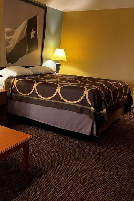 Hotel Super 8 by Wyndham Montgomery/ Lake Conroe photo 4