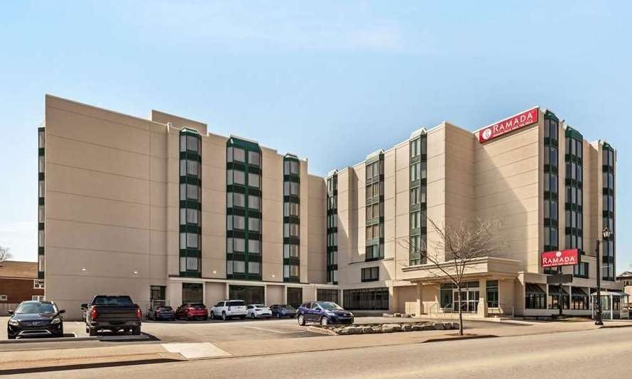 Ramada by Wyndham Niagara Falls Near the Falls