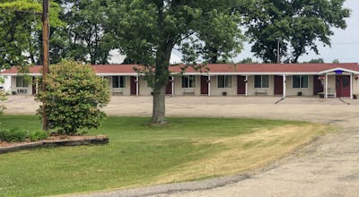 Edge Of The Woods Motel