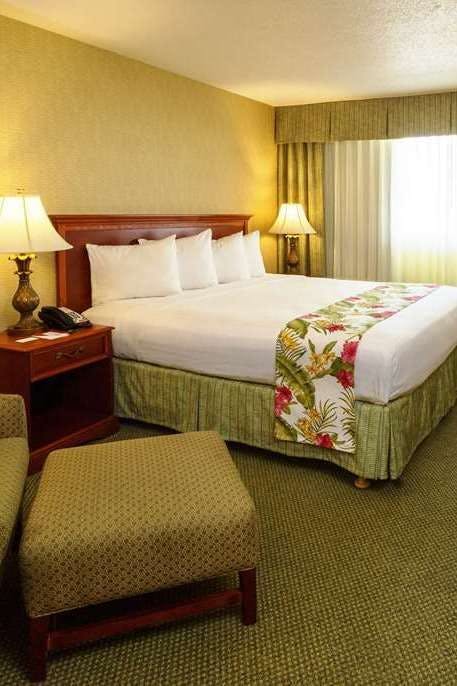 Hotel Ramada Plaza Waikiki photo 2