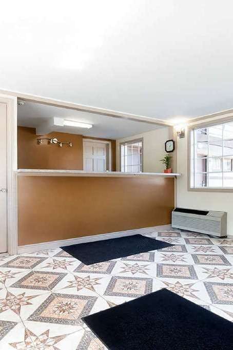 Hotel Super 8 by Wyndham Greensburg photo 5