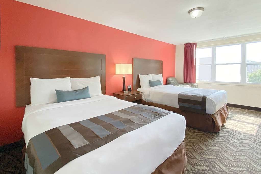 Hotel Super 8 by Wyndham Greensburg photo 2