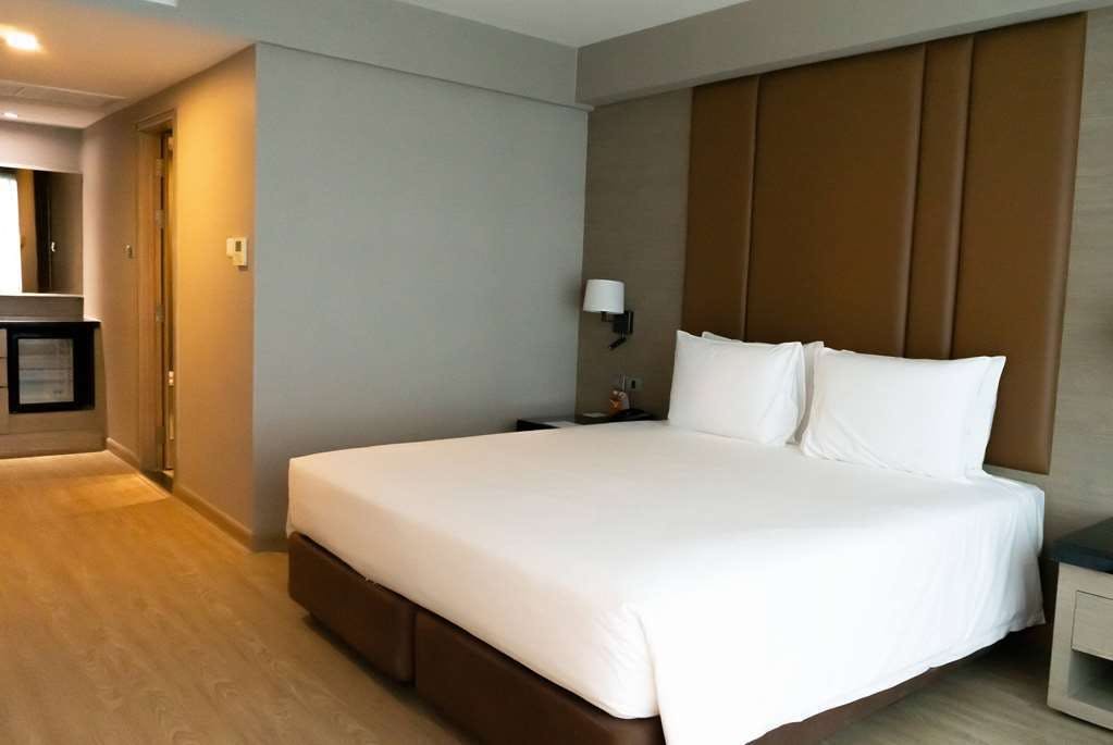 Hotel Ramada Bangkok Sukhumvit 11 photo 1