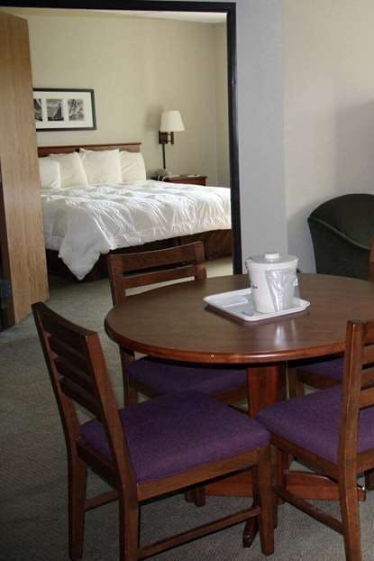 Hotel AmericInn by Wyndham Charlevoix photo 4