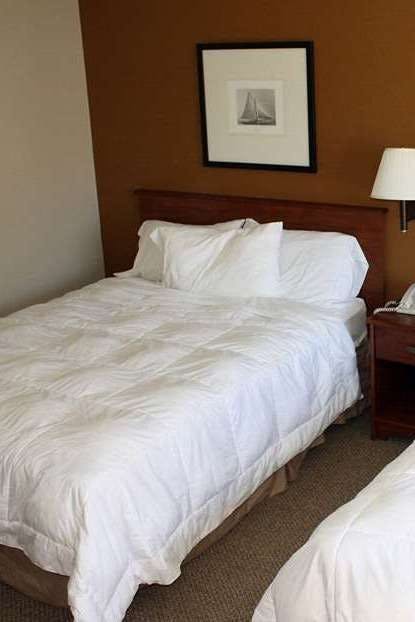 Hotel AmericInn by Wyndham Charlevoix photo 3