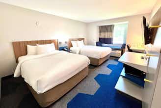 Hotel Microtel Inn & Suites by Wyndham Janesville photo 2