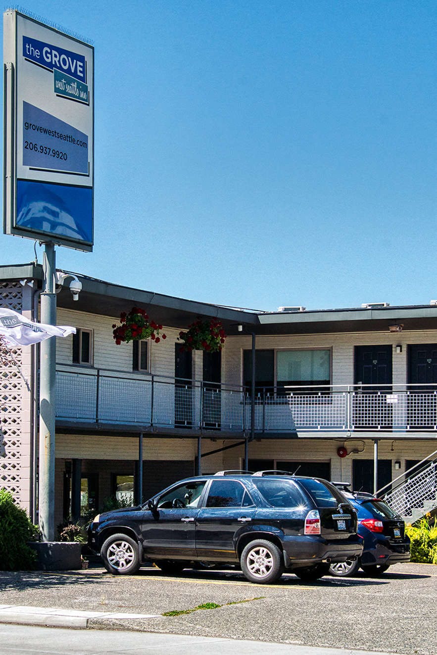 The Grove West Seattle Inn