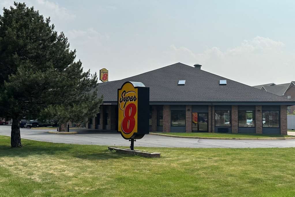 Super 8 by Wyndham Green Bay I-43 Bus. Park