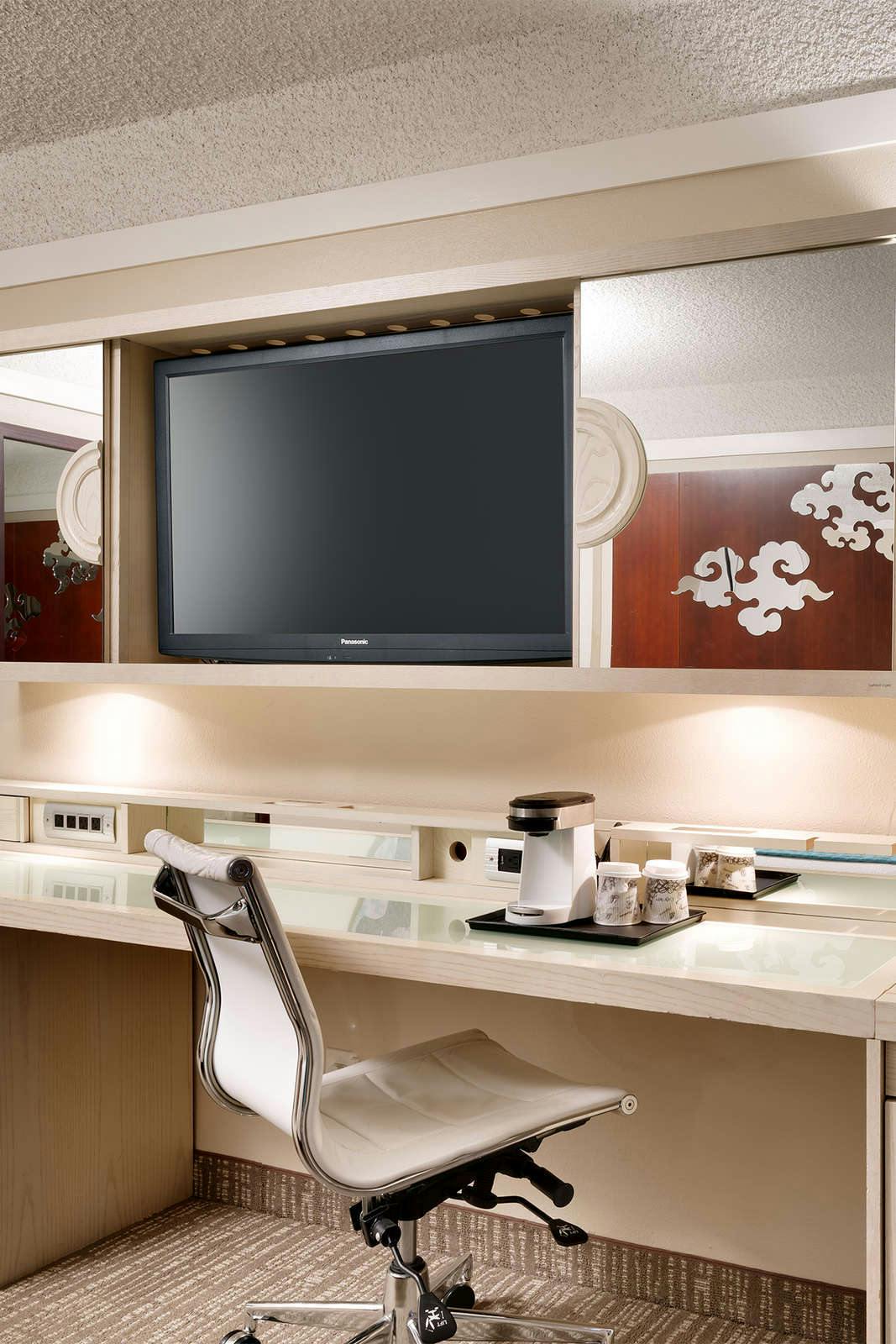 Hotel Atrium Hotel at Orange County Airport photo 4