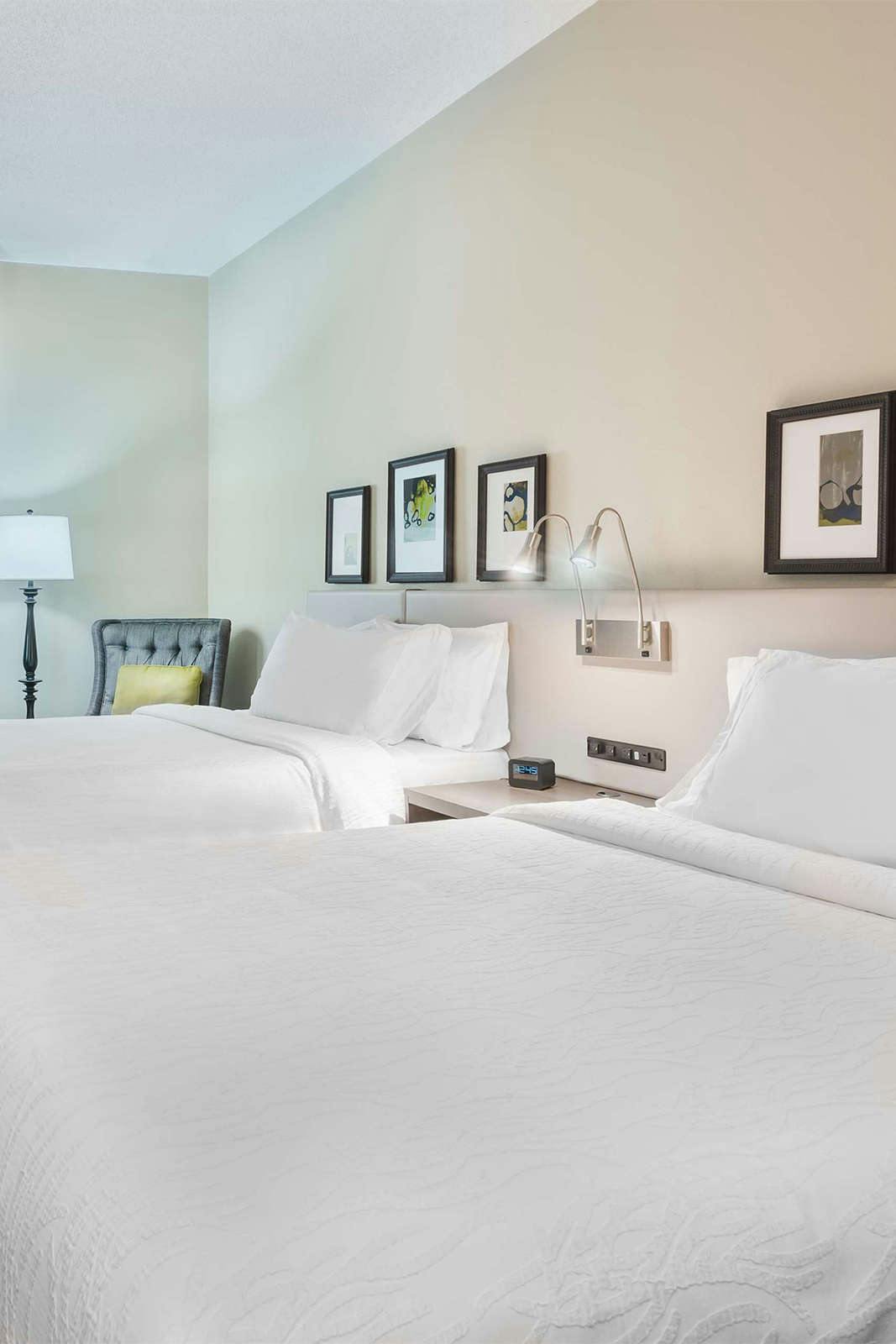 Hotel Hilton Garden Inn Westbury photo 2