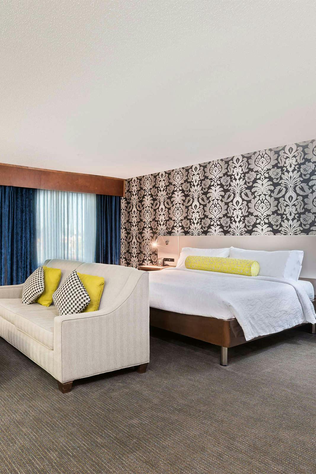 Hotel Hilton Garden Inn Westbury photo 1