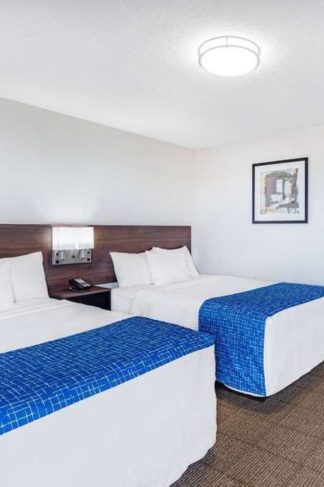 Hotel Travelodge by Wyndham Newport photo 2