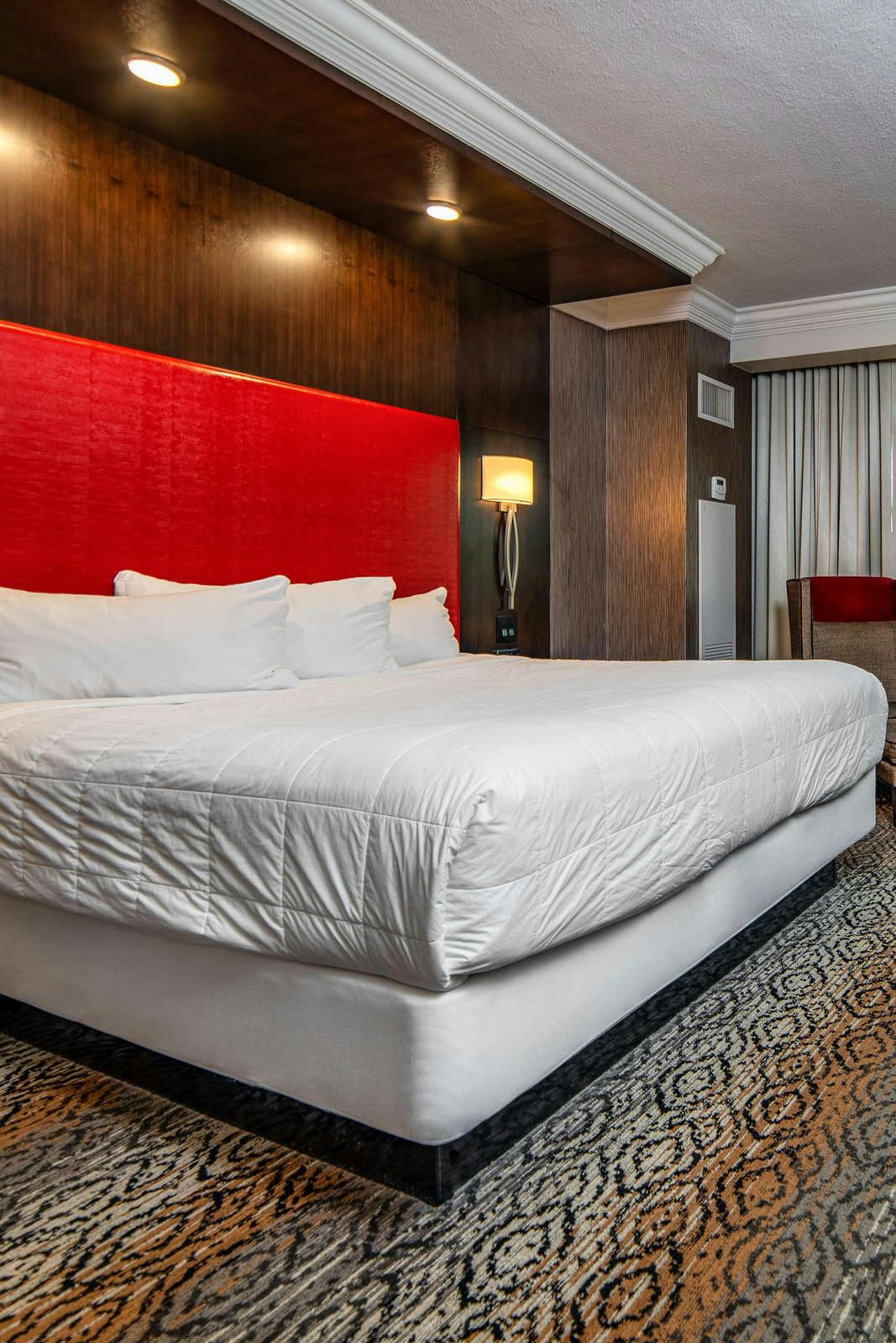 Hotel Caesars Southern Indiana – A Caesars Rewards Destination photo 1