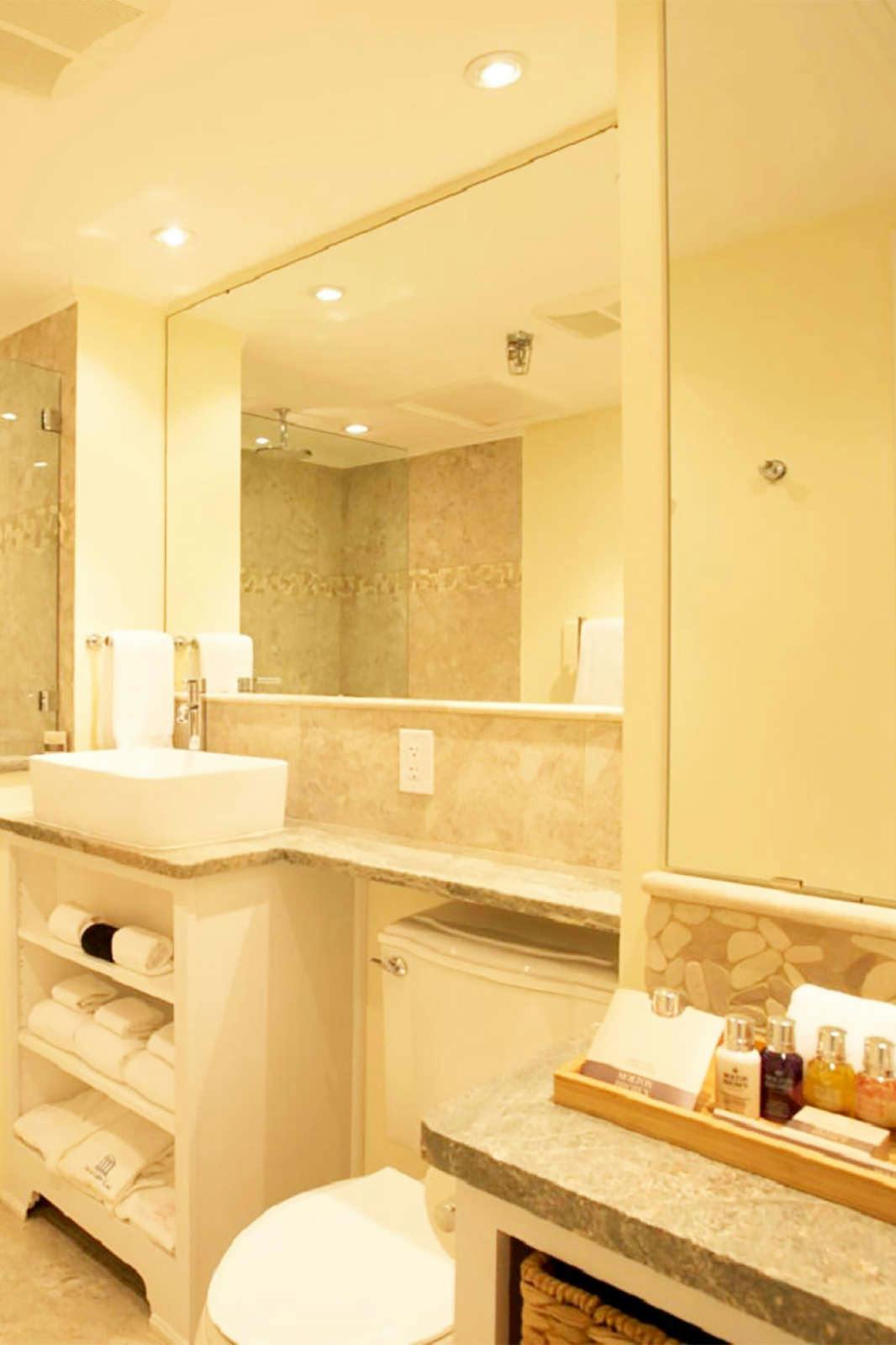 Hotel The Inn at Cape Cod - King Suite 5 photo 5