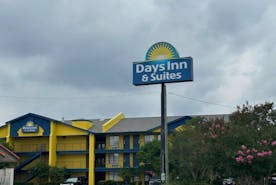 Days Inn and Suites Mobile