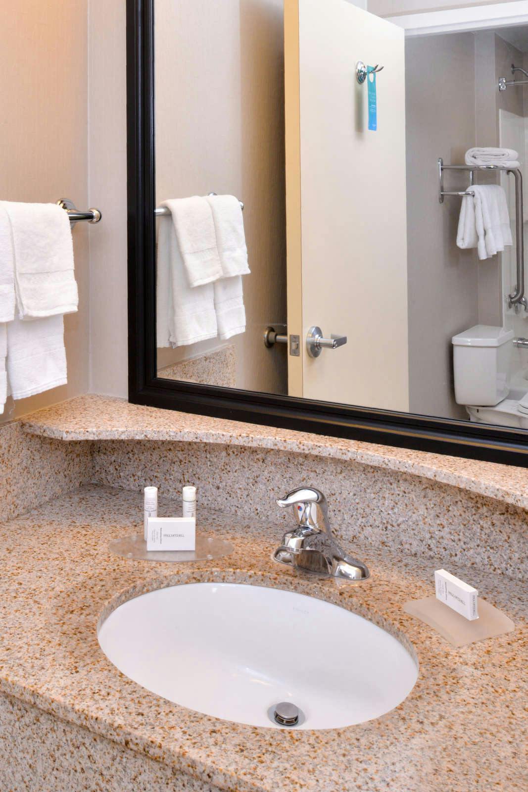 Hotel SpringHill Suites by Marriott Corona Riverside photo 5