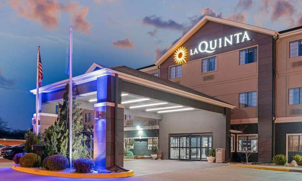 La Quinta Inn & Suites by Wyndham Ada