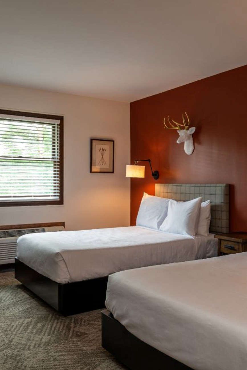 Hotel Lodge at Schroon Lake photo 3