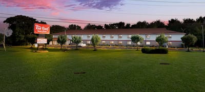 Red Roof Inn & Suites Vineland - Buena