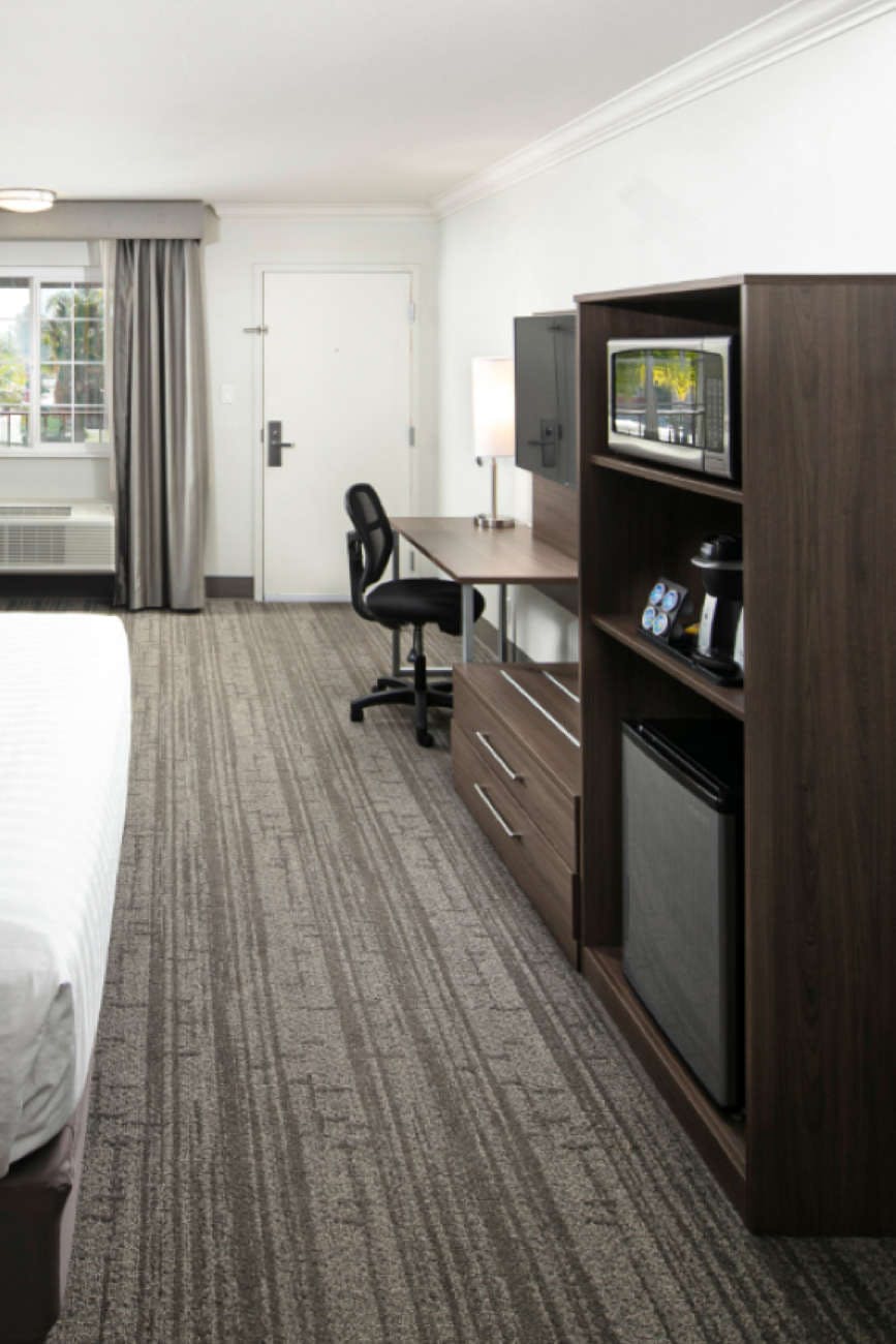 Hotel Signature Temecula photo 2