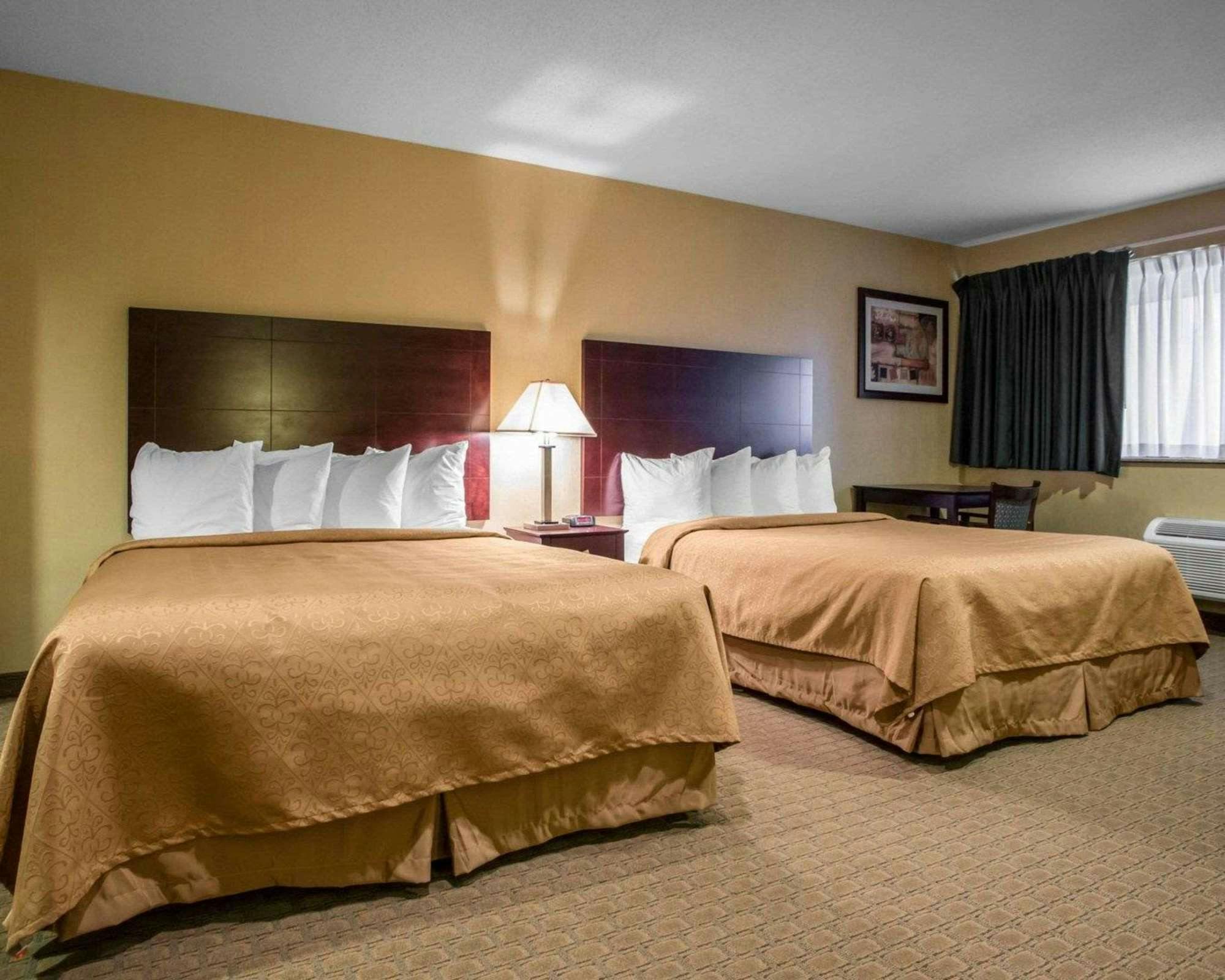 Hotel AmericInn by Wyndham Marshfield photo 2