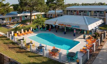 Hotel Hotel McCoy College Station - Art, Libations, Pool Society photo 1