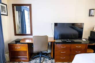 Hotel Days Inn by Wyndham College Park Atlanta Airport South photo 5
