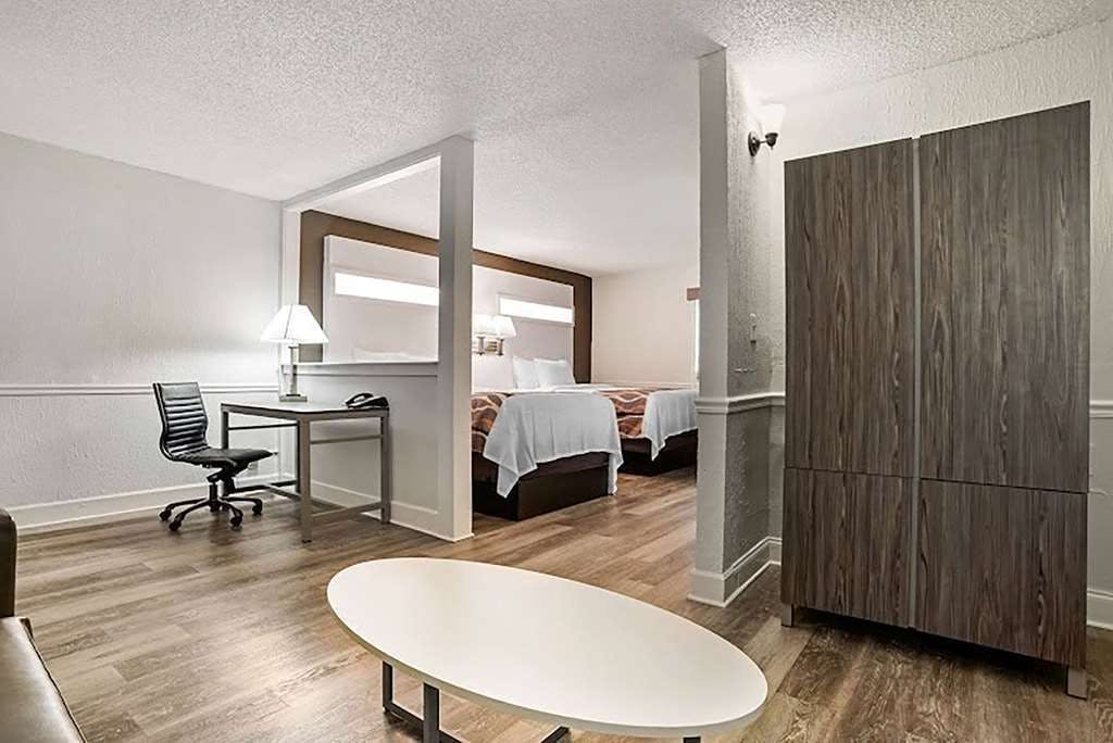 Hotel Baymont Montgomery AL photo 2