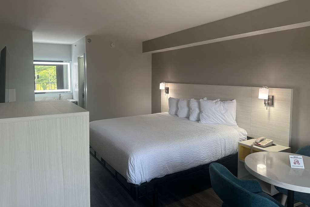 Hotel Days Inn by Wyndham Baltimore Northwest photo 1