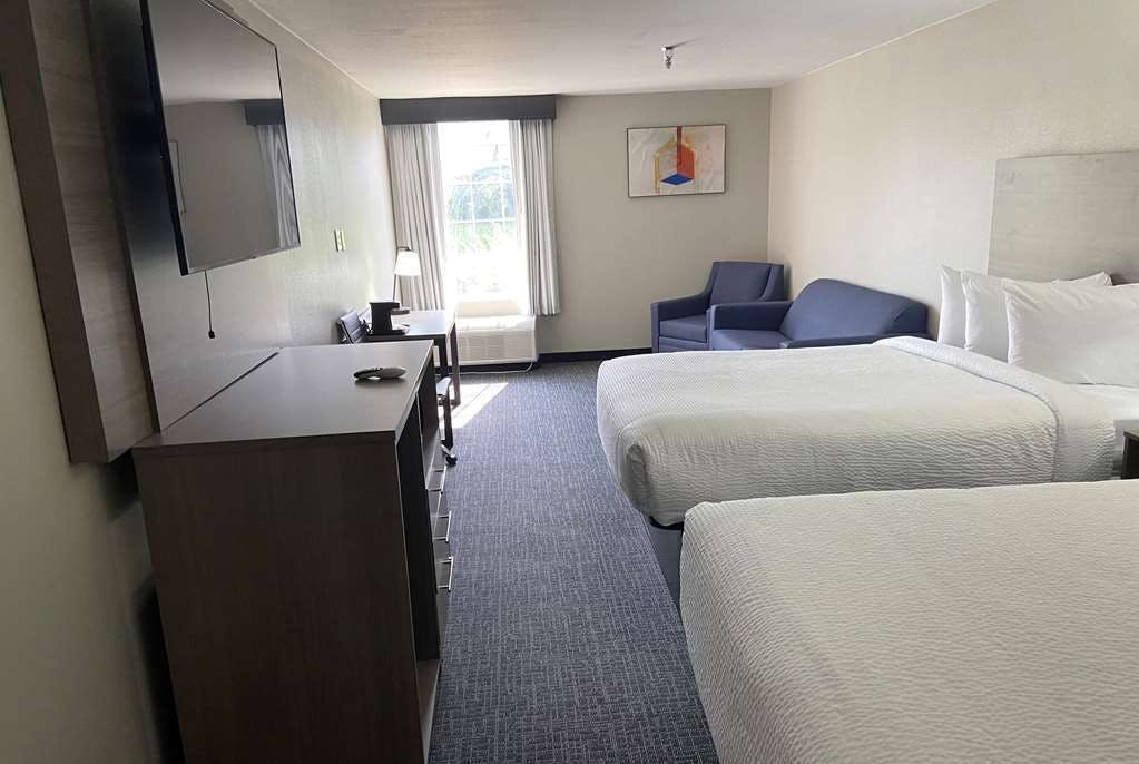 Hotel Days Inn & Suites by Wyndham Tahlequah photo 3
