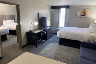 Hotel Days Inn & Suites by Wyndham Tahlequah photo 4
