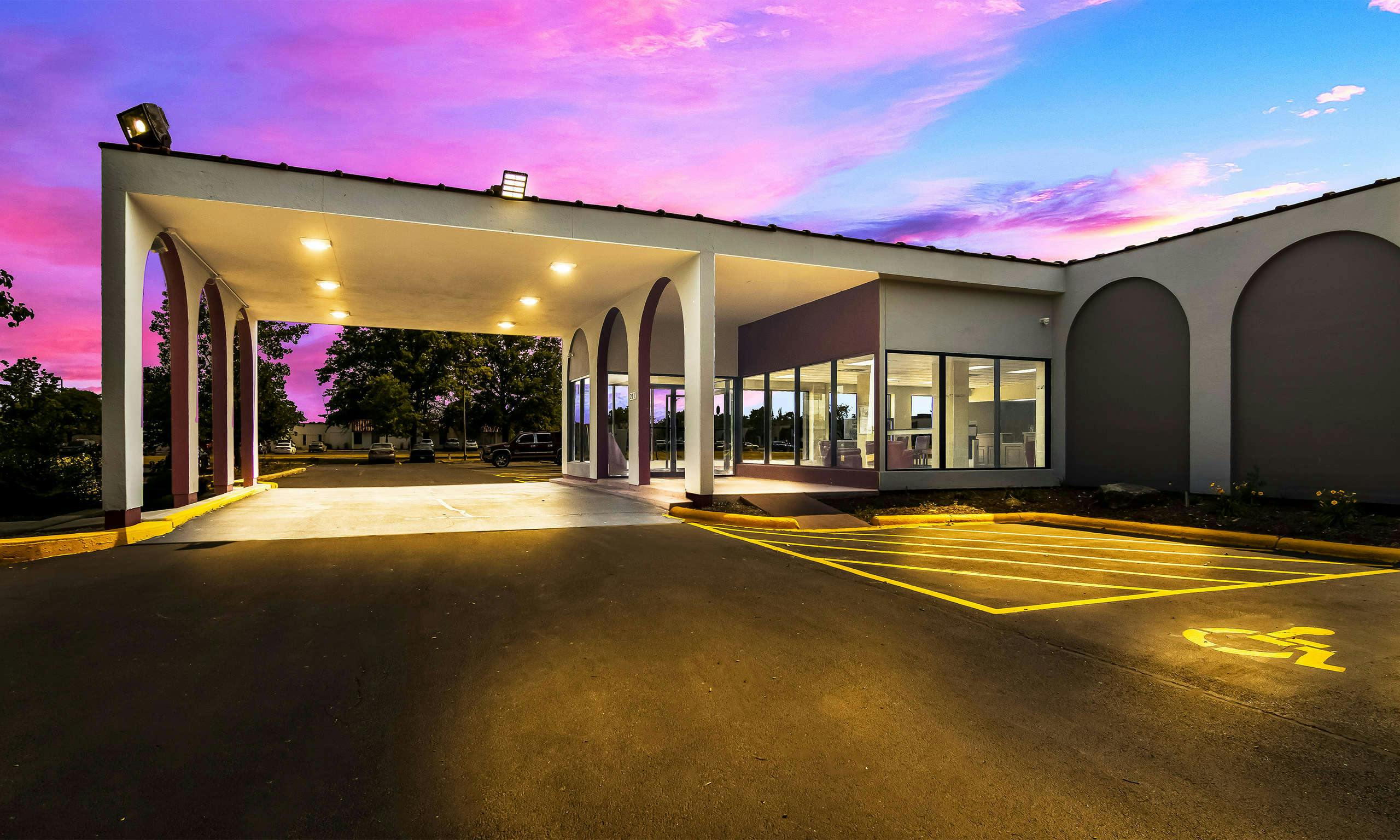 Red Roof Inn & Conference Center Chicago - N Aurora/ Naperville