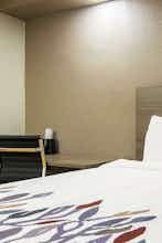 Hotel Red Roof Inn & Conference Center Chicago – Aurora/ Fox Valley photo 2
