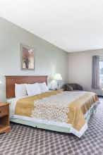 Hotel Days Inn and Suites Seaford photo 1