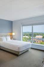 Hotel DoubleTree by Hilton Asheville Downtown photo 2