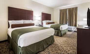 Hotel Cobblestone Hotel & Suites - Victor photo 1