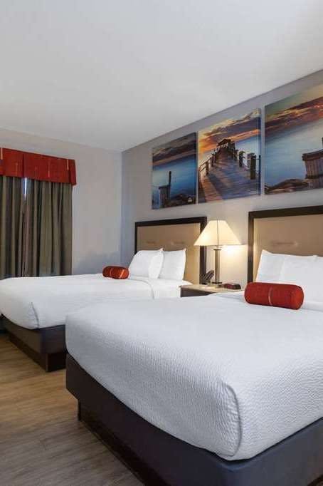 Hotel Days Inn & Suites by Wyndham Lakeland photo 2