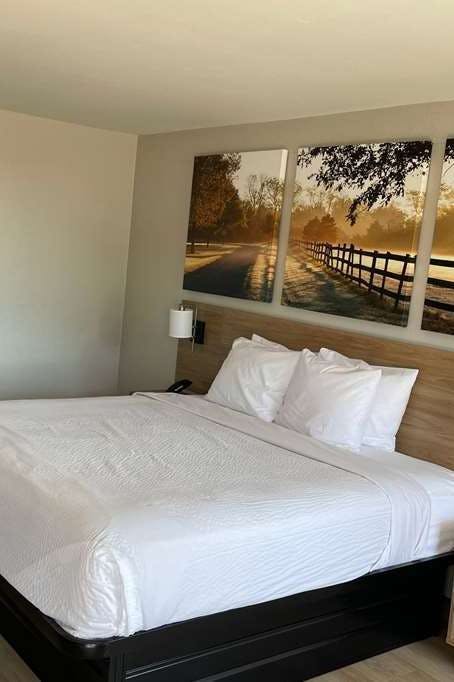 Hotel Days Inn by Wyndham Montgomery I-85 photo 2